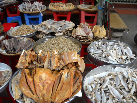 Cá khô có màu sắc bên ngoài rất quan trọng.