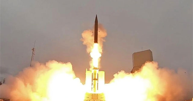 Cuộc Chiến Đầu Tiên Trong Không Gian: Sử Dụng Hệ Thống Arrow 2 Của Israel