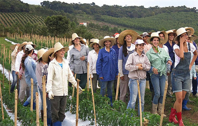 nguoi-dan-thi-tran-noiva-do-cordeiro Thị trấn này có 90% dân số là phụ nữ.