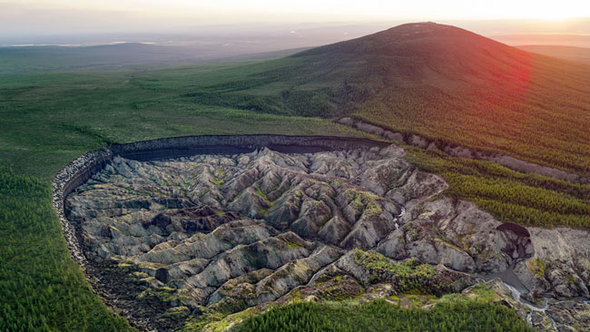 nong-noc-2 Kỳ thực, 'con nòng nọc' mà NASA chụp được chính là hố tử thần Batagaika ở Siberia