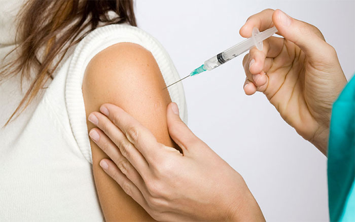 tiem-vaccine Tiêm vắc-xin là cách phòng tránh tốt nhất